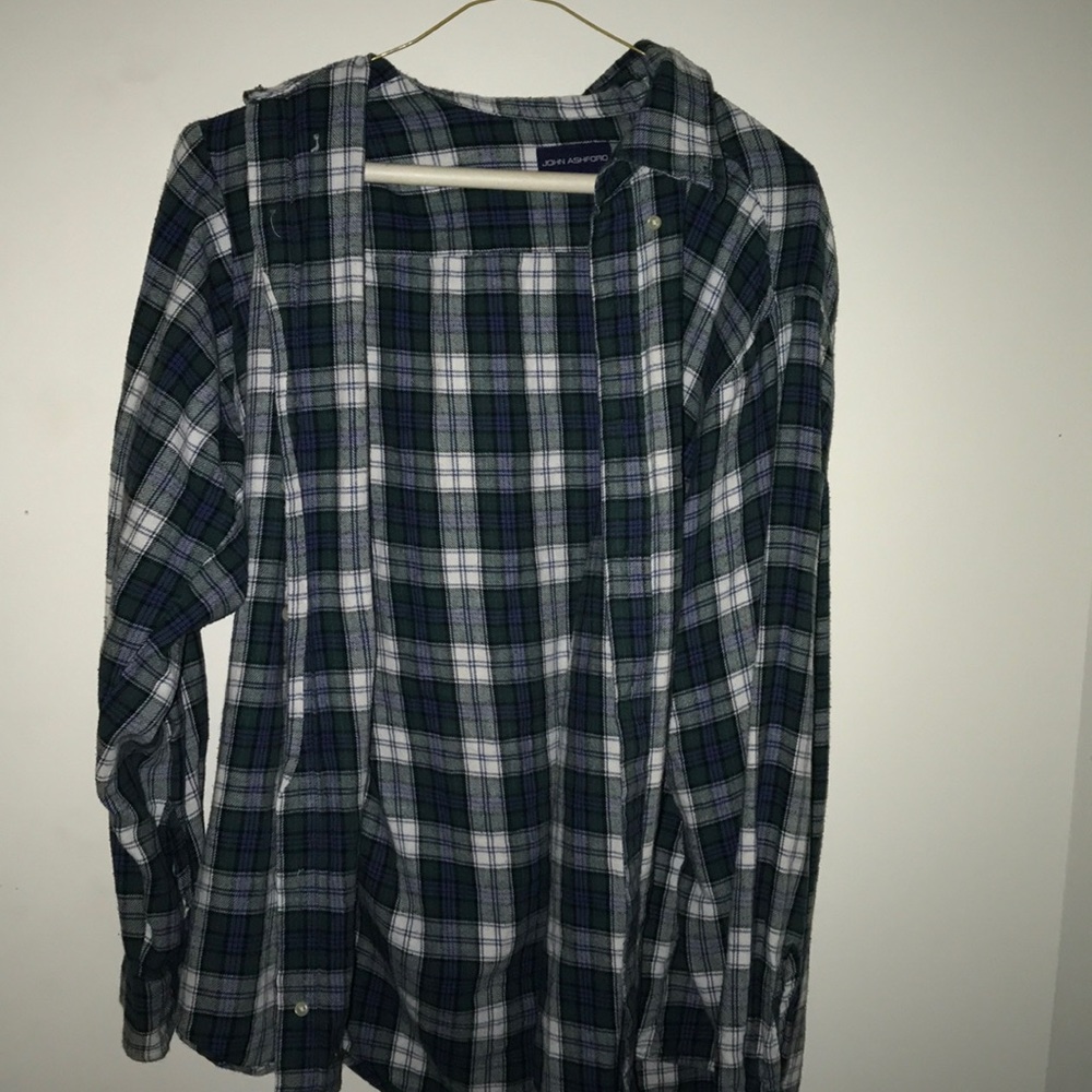PLAID SHIRT NO STAINS OR RIPS